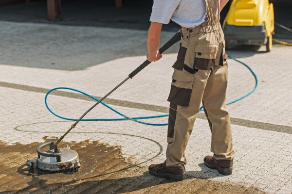Townhouse Driveway Cleaning in Paso Robles